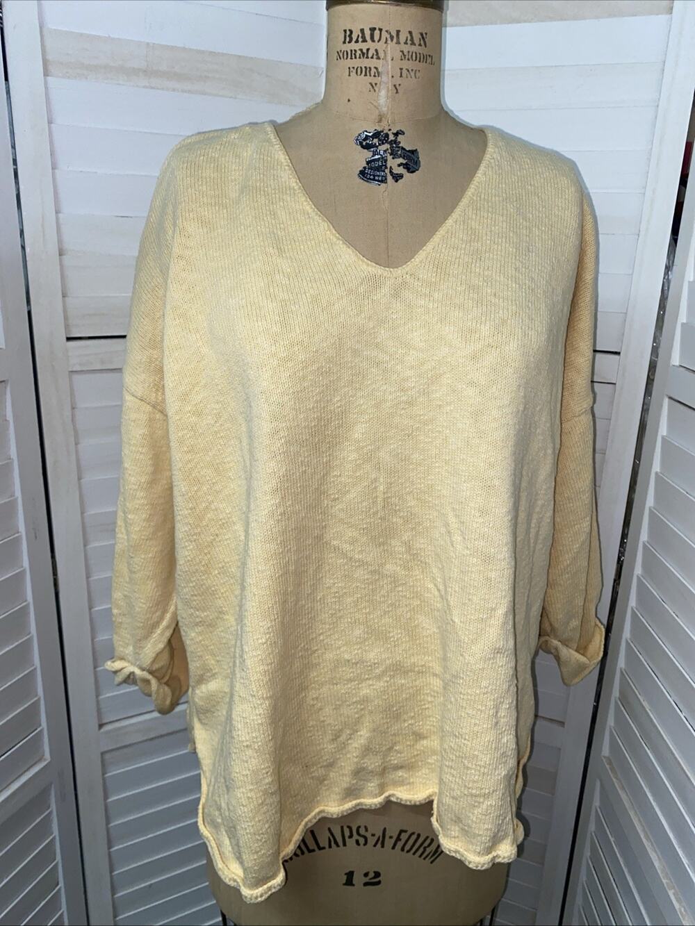 Vintage Avalin Made in USA Cotton Oversize V Neck Cuff Sleeve Yellow Sweater O/S
